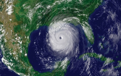 Tombol a Zeta hurrikán az Egyesült Államok déli részén