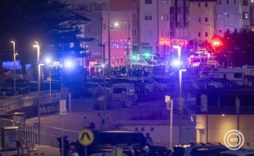 Fegyveresek mészároltak Ausztrália egyik legnépszerűbb strandján