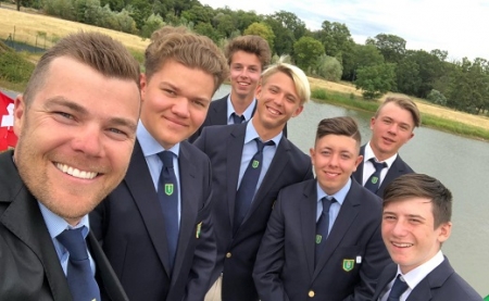 Papírformában a Divízión