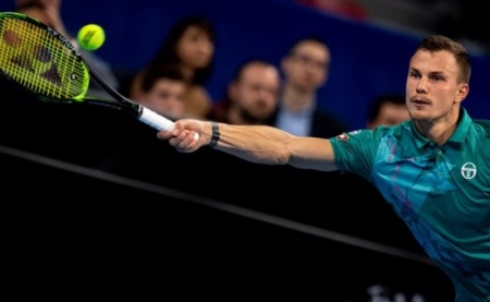 Meccslabdáról veszített, kiesett Fucsovics