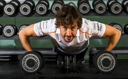 Videó: Alonso plankolási rekordja