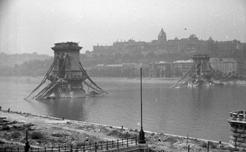 Budapest 1944-es ostromának lappangó képeit keresi a Fortepan