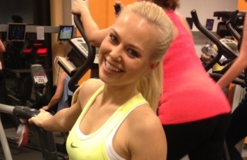 Otthoni edzés fitball labdával