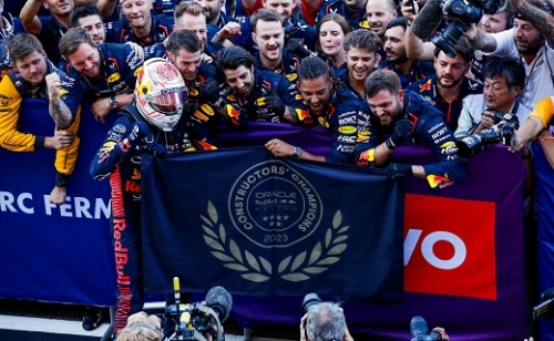 Verstappen győzelmével világbajnok a Red Bull