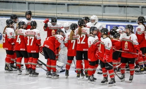 Sporttörténelmi tettre készül a magyar női jégkorong-válogatott