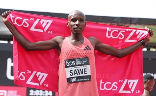 Sikerült a lehetetlen: két órán belül futották le a maratont