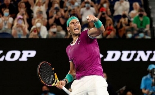 Rafael Nadal nem áll ki az elődöntőre Wimbledonban