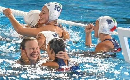 Döntőben a magyar női vízilabda-válogatott