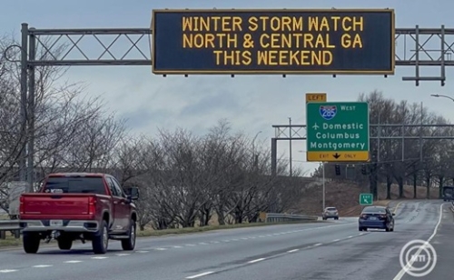 Az Egyesült Államok fölött áramszünetekkel, súlyos közlekedési fennakadásokkal vonul át a téli vihar