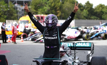 Hamilton nyerte a Spanyol Nagydíjat