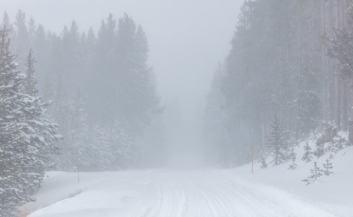 Jön a havazás: a déli országrészben szerda reggelig 20-30 centiméteres hó is összegyűlhet