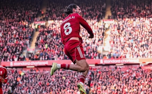 Szoboszlai újabb szabadrúgásgóljával egyetlen találatra került a Premier League-rekordtól