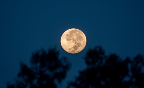 Szombat éjjel különleges együttállásba kerül a Hold és a Szaturnusz