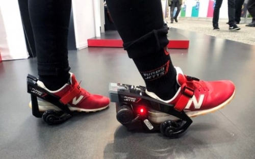 Újabb jó hír lustáknak - elektromos cipő