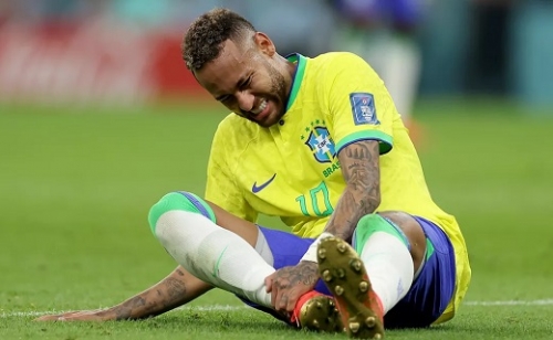 Neymar megsérült, kihagyja a csoportkört