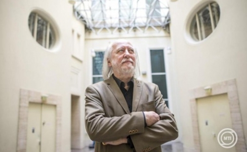 Krasznahorkai László kapja idén az irodalmi Nobel-díjat