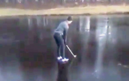 Videó: Golfozzunk egy befagyott tavon? Inkább ne!:)