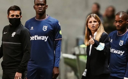 Történelem a portugál futballban: női csapatmenedzser debütált az élvonalbeli klubnál