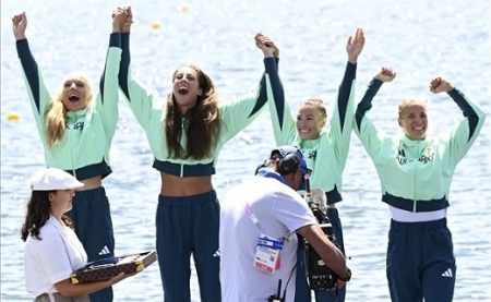 Bronzérmes a női kajak négyes