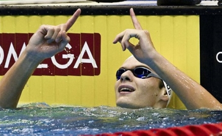 Kós Hubert országos csúccsal aranyérmes 200 méter háton